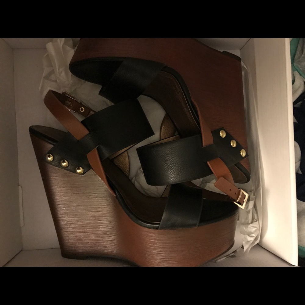 Brand new Shi wedges